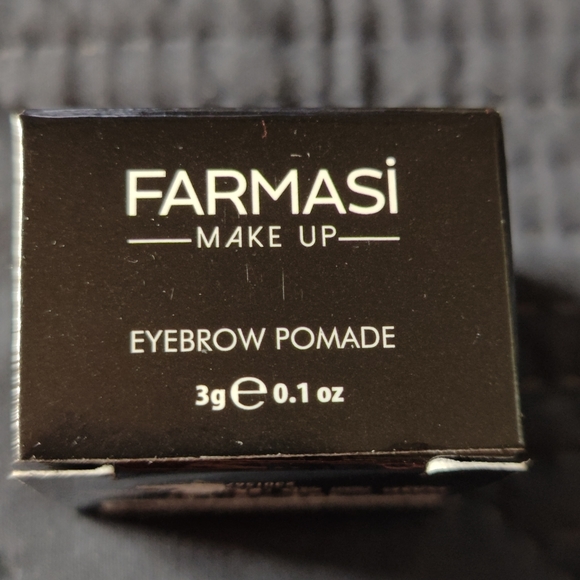 Farmasi make up combo - Picture 7 of 13